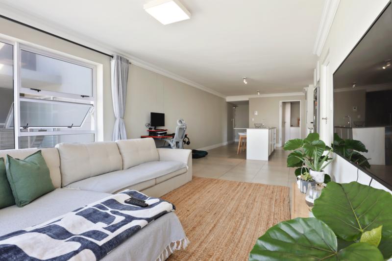 2 Bedroom Property for Sale in Bloubergstrand Western Cape